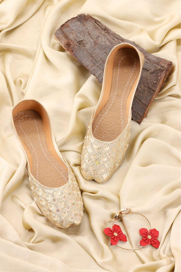 Women's PU Leather Embroidered Fancy Khussa