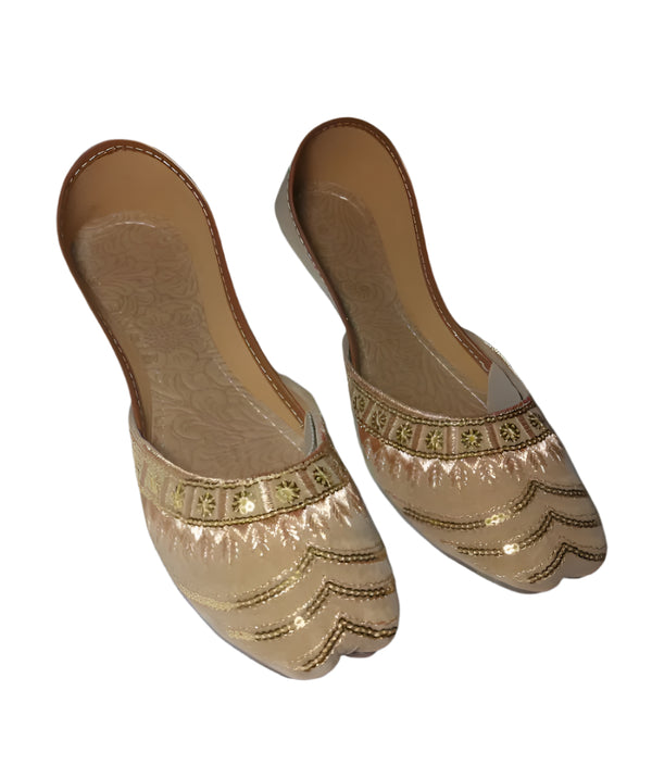 Women's Velvet Embroidered Khussa